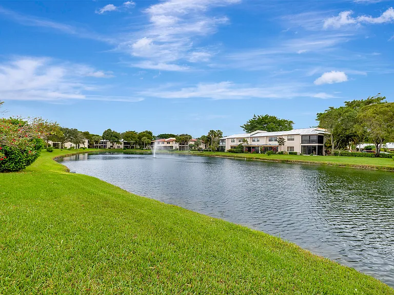 7898 Eastlake Dr #7D — Photo 38