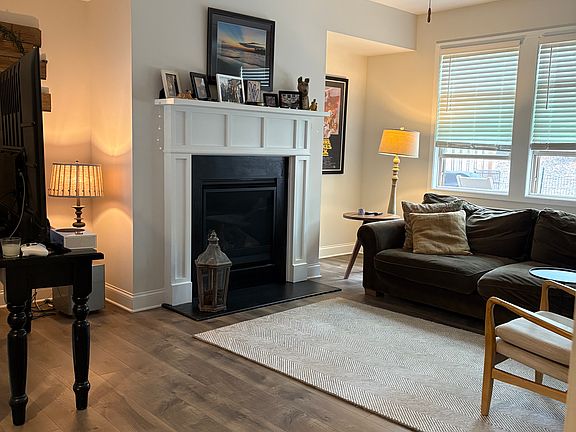 3rd image of 102 Maple Creek Way