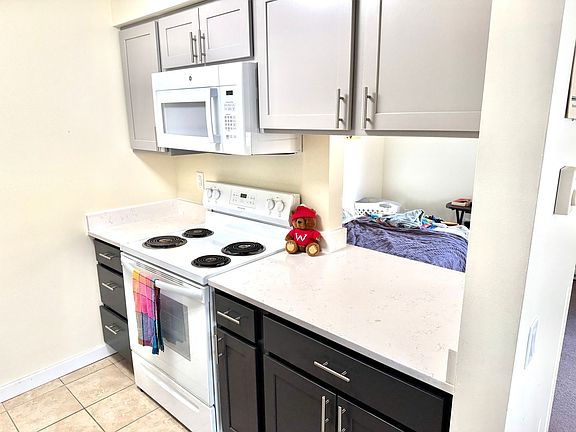 5th image of 2525 University Ave APT G
