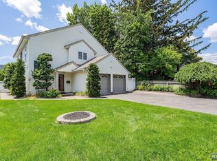 275 Hamilton Pl, Hackensack, NJ 07601