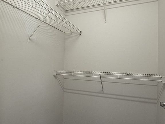 4th image of 2021 Pepperstone Pl #2011-L