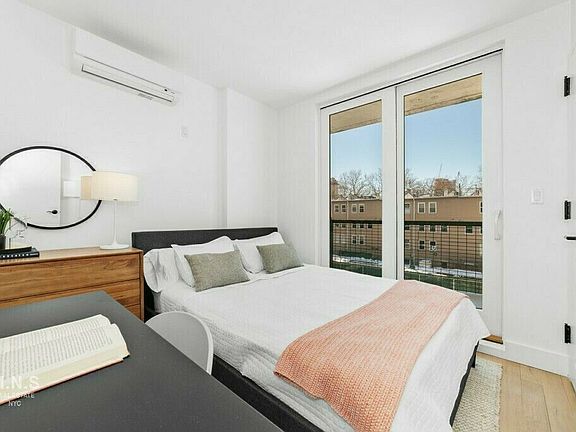 5th image of 10 Lexington Ave APT 3F