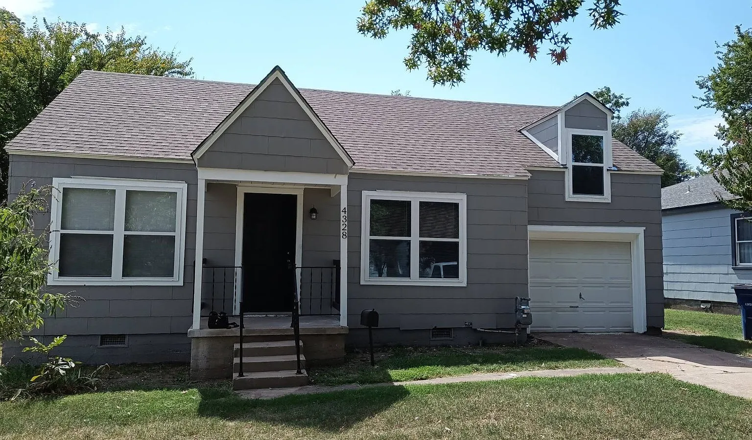 3 bed, 2.0 bath, 1239 sqft, $1,550 — Photo 1