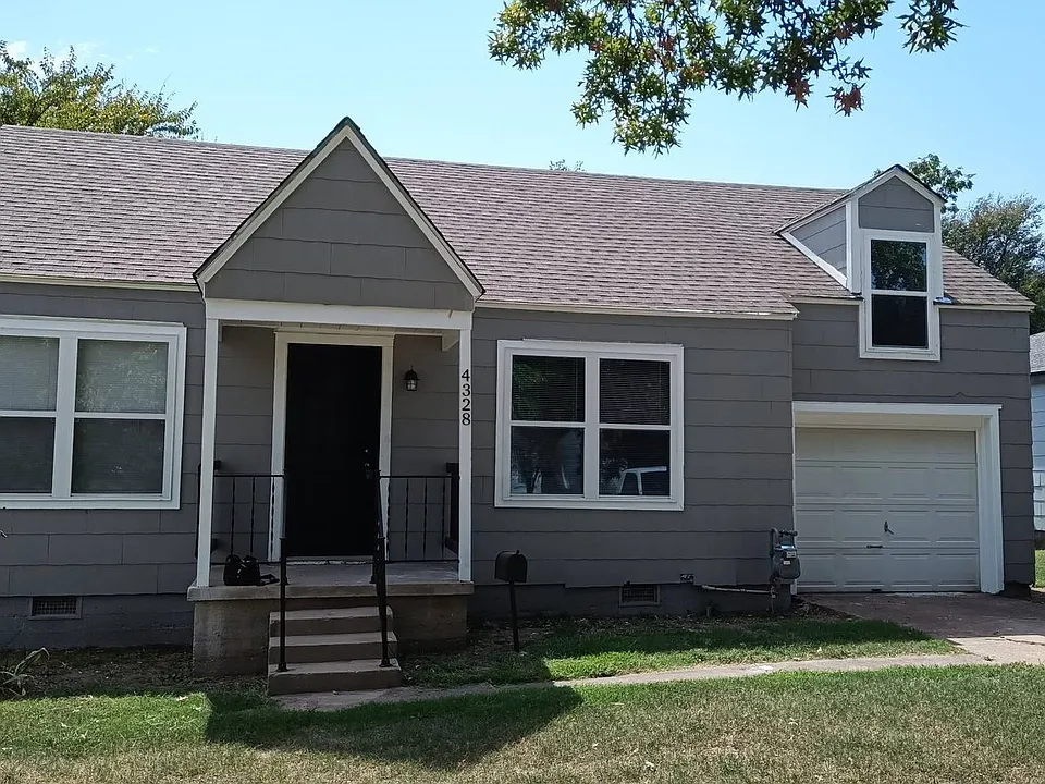 4328 E 4th Pl