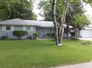 1915 Guilford Rd, Rockford, IL 61107