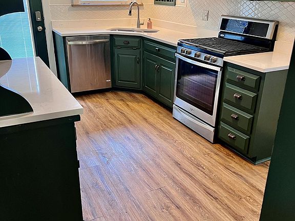 3rd image of 7441 Teasdale Ave