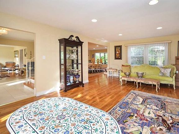 4th image of 6 Cotillion Ct