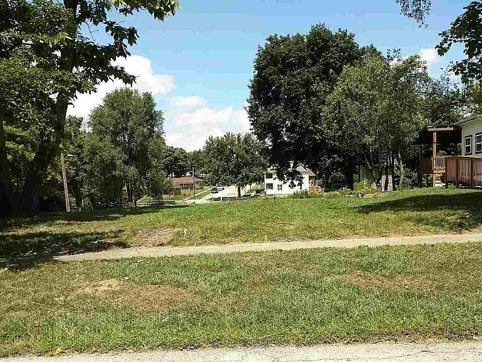 1st image of 904 8th Ave