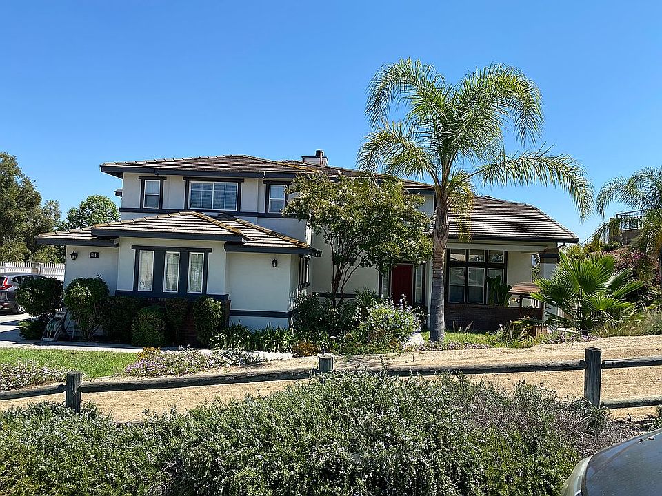 2nd image of 1151 Canyon View Pl