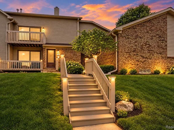 7147 Elmhurst, West Bloomfield, MI 48322