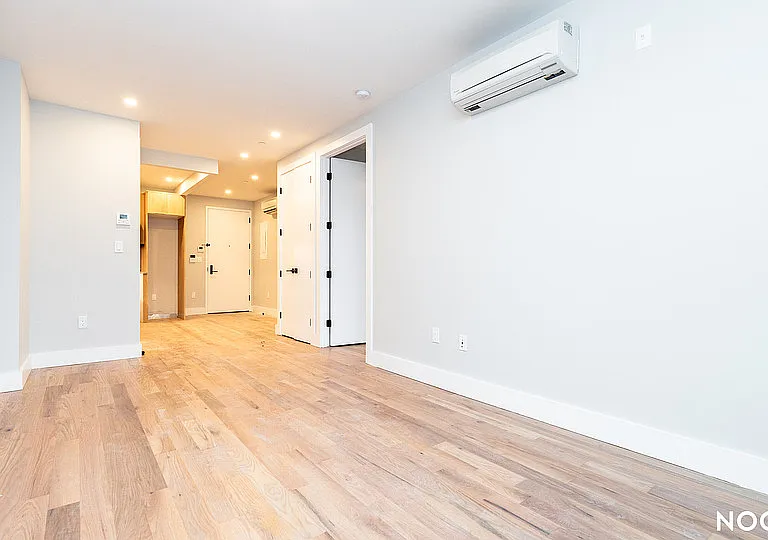 31-61 Vernon Blvd #2O — Photo 11