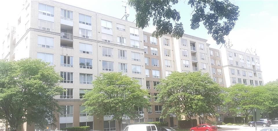 2nd image of 1510 Richmond St #211