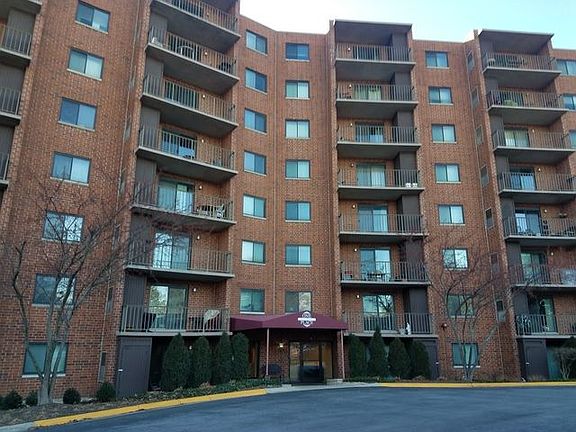 2nd image of 1 Bloomingdale Pl APT 700