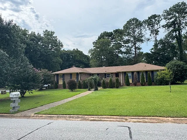 3 bed, 1800 sqft, $2,000 — Photo 1