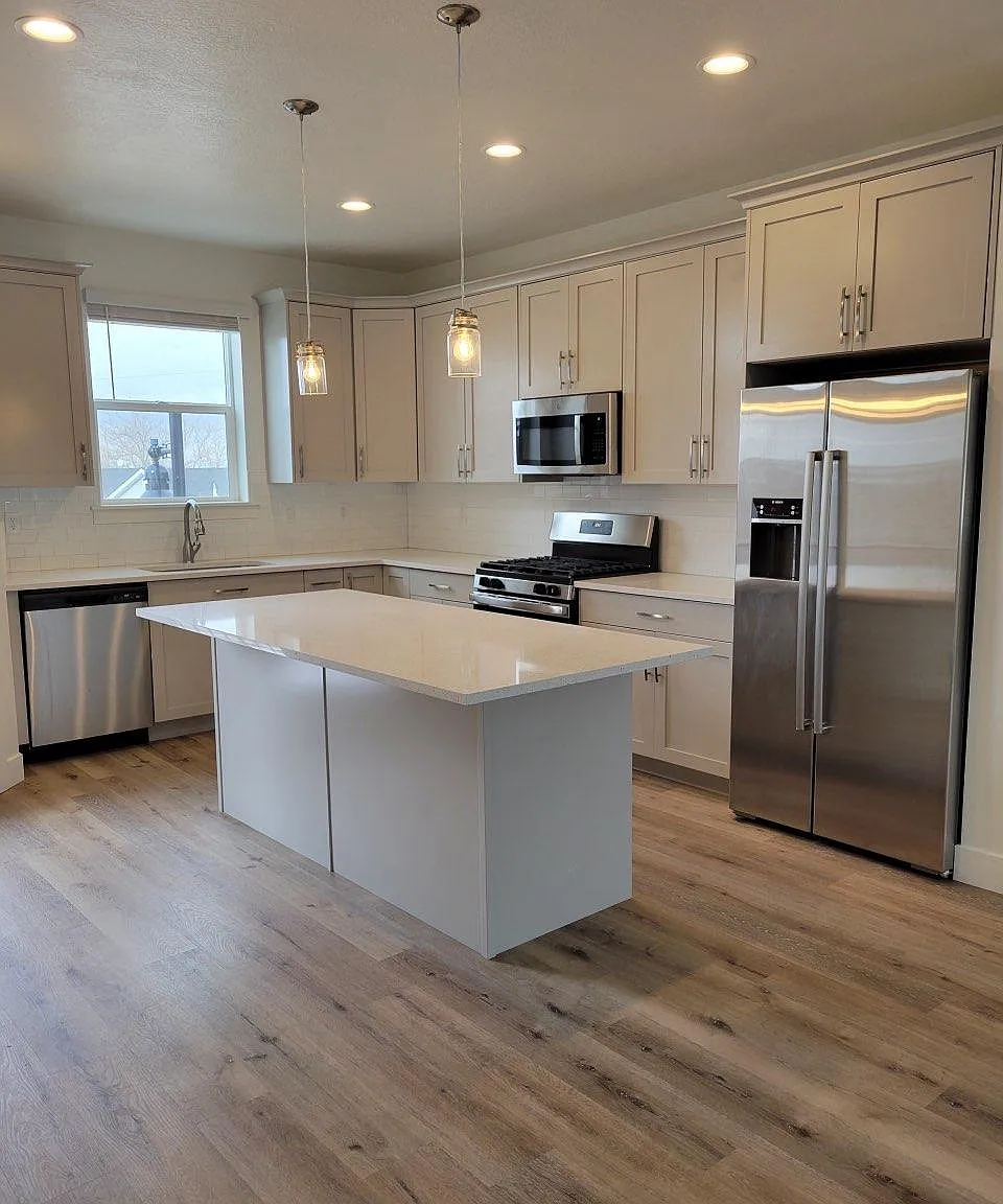 3 bed, 2.5 bath, 1667 sqft, $2,475 — Photo 3