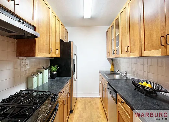 Sold by Warburg | media 20