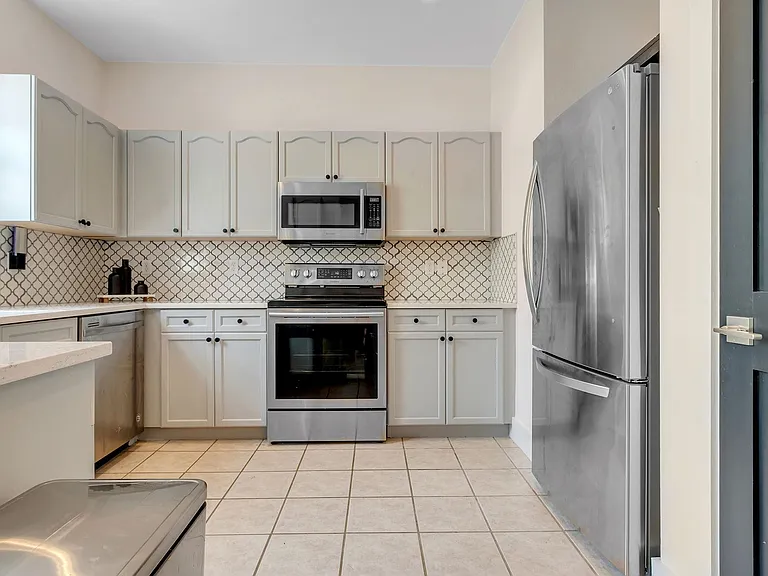 4311 Four Oaks Blvd — Photo 17