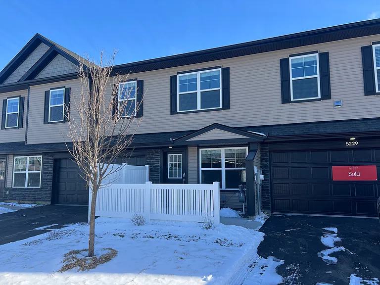 5229 Long Pointe Pass — Photo 1