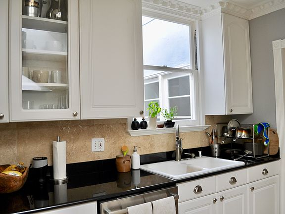 5th image of 85 Teresita Blvd