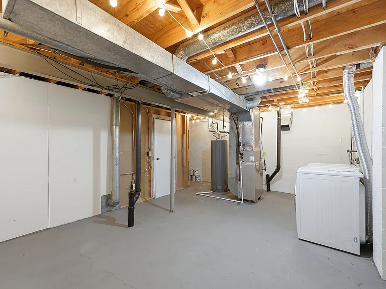 1238 Michigan Ave — Photo 17