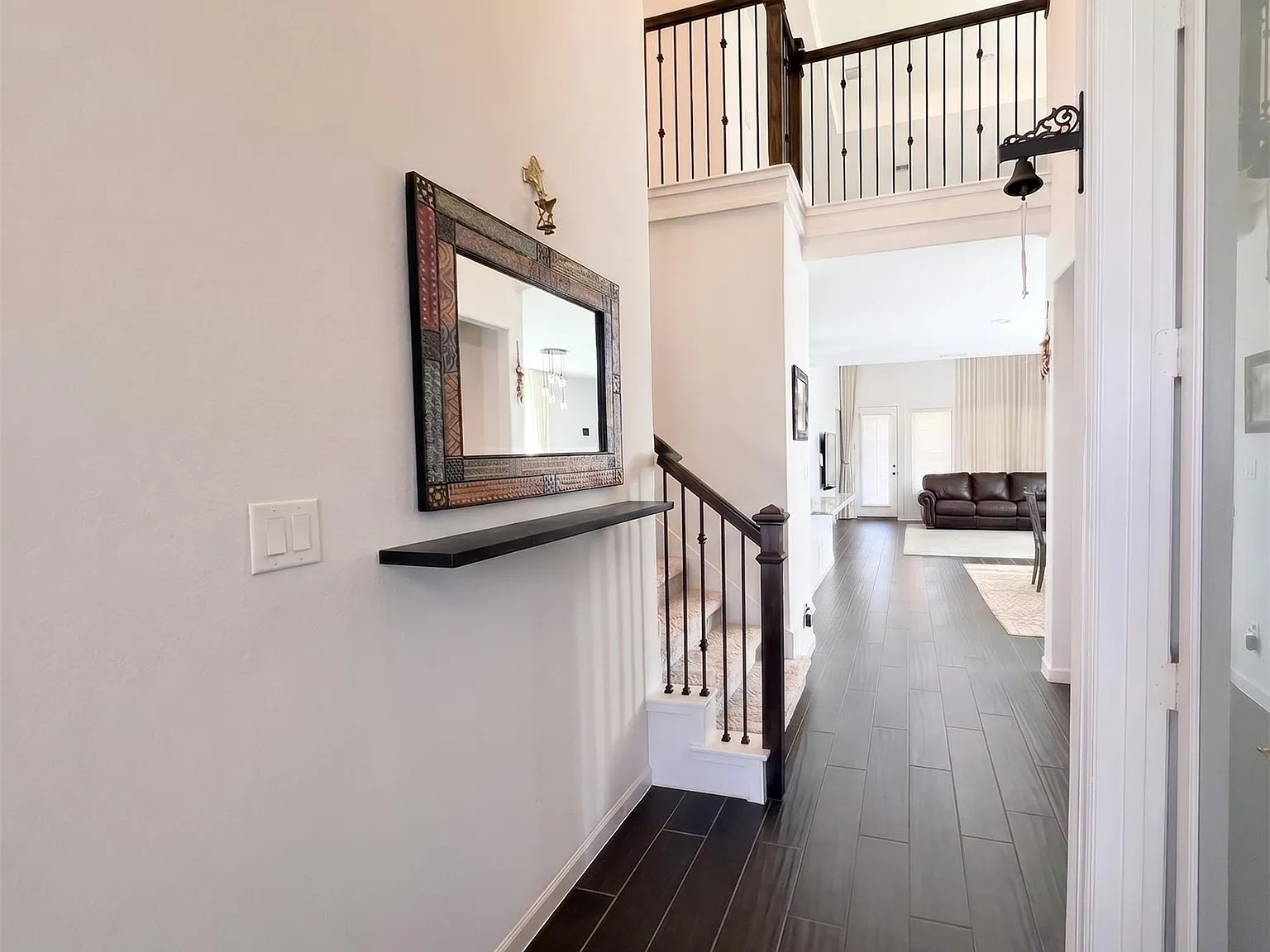 4 bed, 3.0 bath, 2461 sqft, $2,695 — Photo 2
