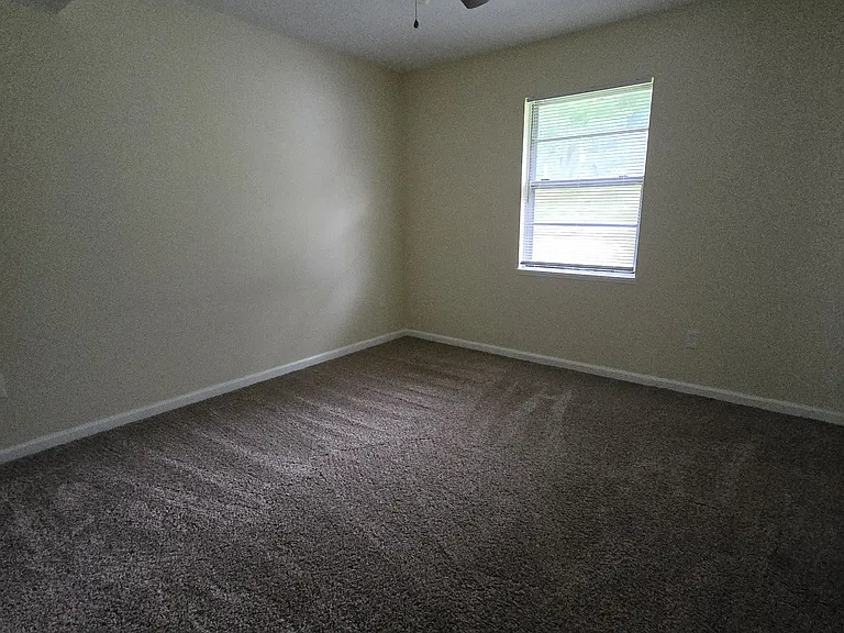 1715 Stanford Dr — Photo 6