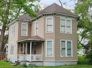 202 N 4th St, Wolcott, IN 47995