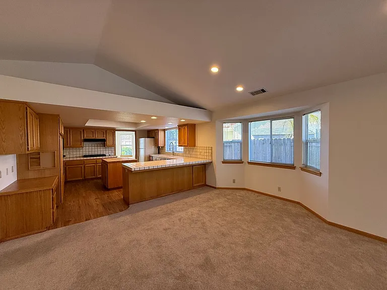 1470 Mercer Ct — Photo 15