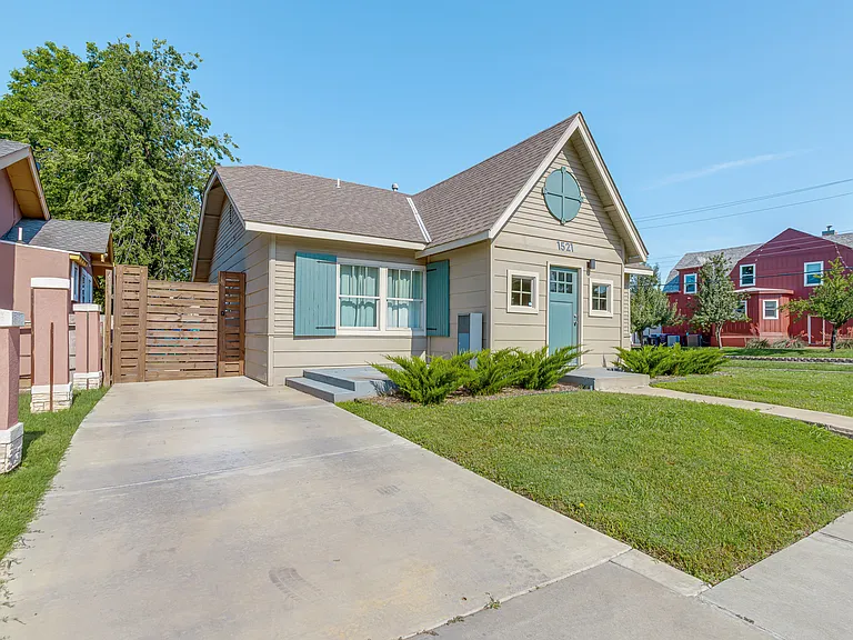 1521 N Blackwelder Ave — Photo 2
