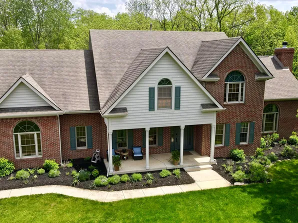 9719 Erin Woods Dr, Dublin, OH 43017