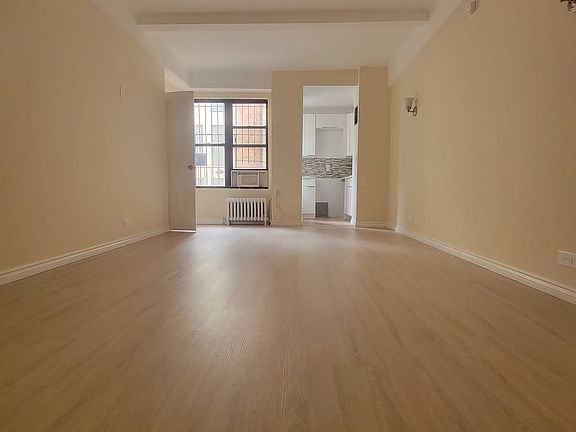 4th image of 201 E 35th St APT 7G
