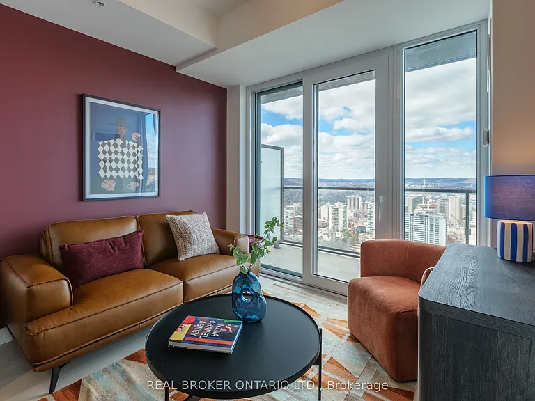 75 James St S #2701 — Photo 4