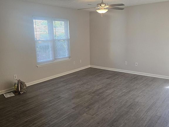 5th image of 210 Azalea St