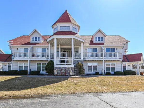 2237 Landings LANE #2237, Delavan, WI 53115