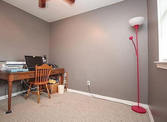 4th image of 208 Saint Rose Ave