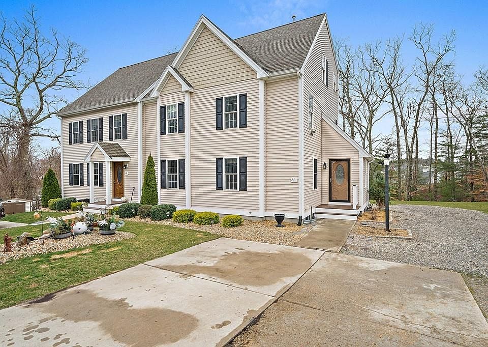 1st image of 24 Nathaniel St #24