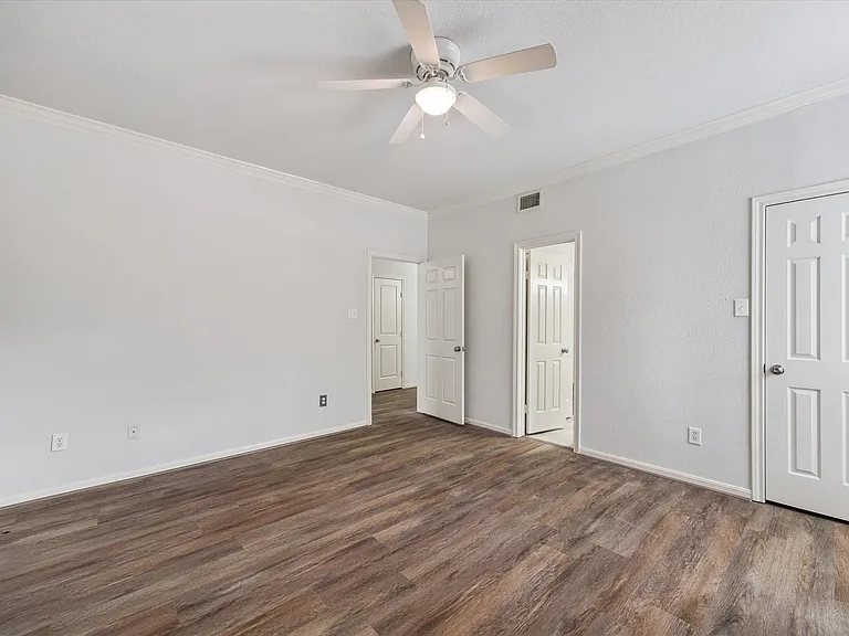 2255 Braeswood Park Dr #137 — Photo 16