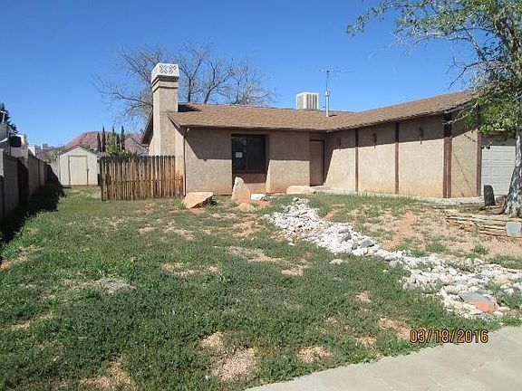 3rd image of 1585 N Parkview Dr