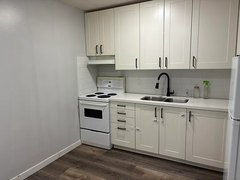41 Carleton St S #3 — Photo 2