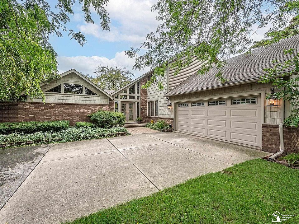 2112 Strasburg Rd, Monroe, MI 48161 Zillow