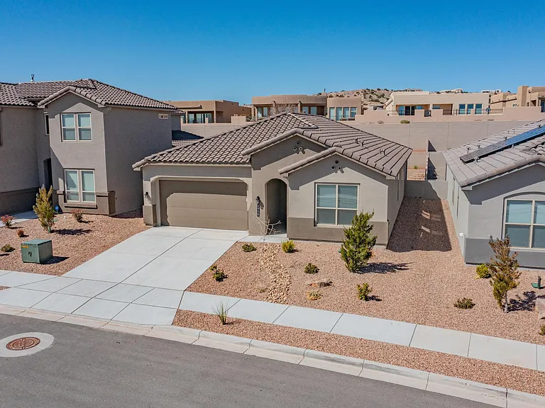 5950 Las Vacas Ct NE — Photo 5
