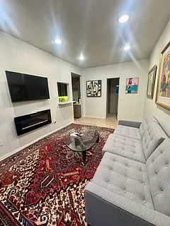 343 Myrtle St #B — Photo 9