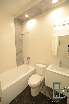 Rented by Miron Realty Group | media 22