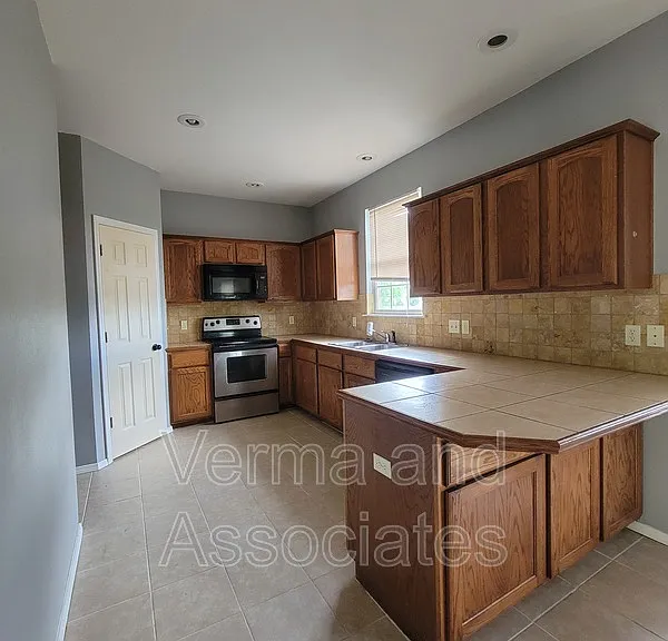 192 Fair St #198 — Photo 36