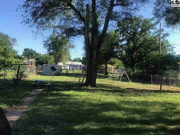 4th image of 715 W 20th Ave