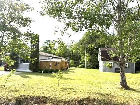 2 Marcia Ln, Shelburne, NS B0T 1W0