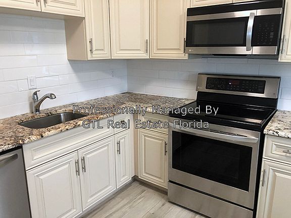 5th image of 736 N Grandview Ave