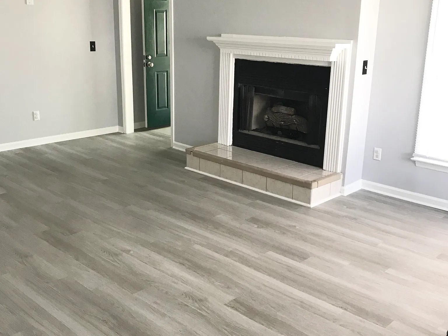 3 bed, 1427 sqft, $1,960 — Photo 4