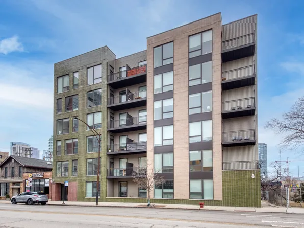 851 W Grand Ave, Chicago, IL