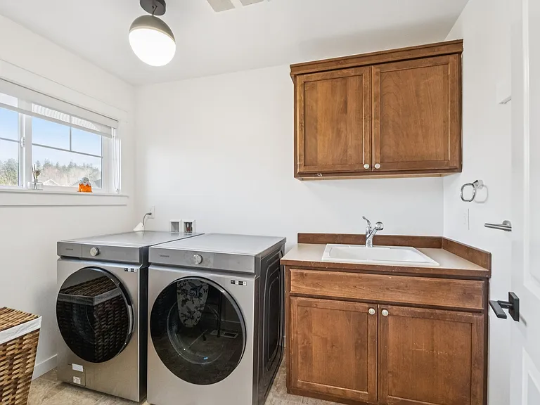 21011 SE 6th Pl — Photo 40